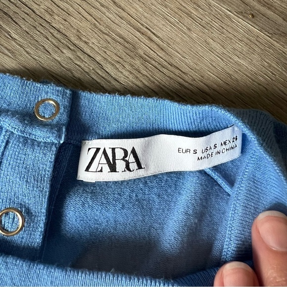 🔥SALE - any 4/$20. Zara Knit Top - Picture 2 of 3